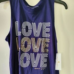 Sleeveless t-shirt